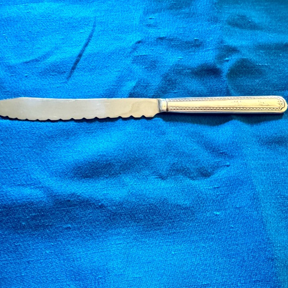Wm A Rogers Silverplate Flatware BERKELEY Serrated Bread Knife 1929 "A" Monogram - Picture 1 of 9